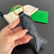 보테가 베네타 피쉬 키 링 제니스